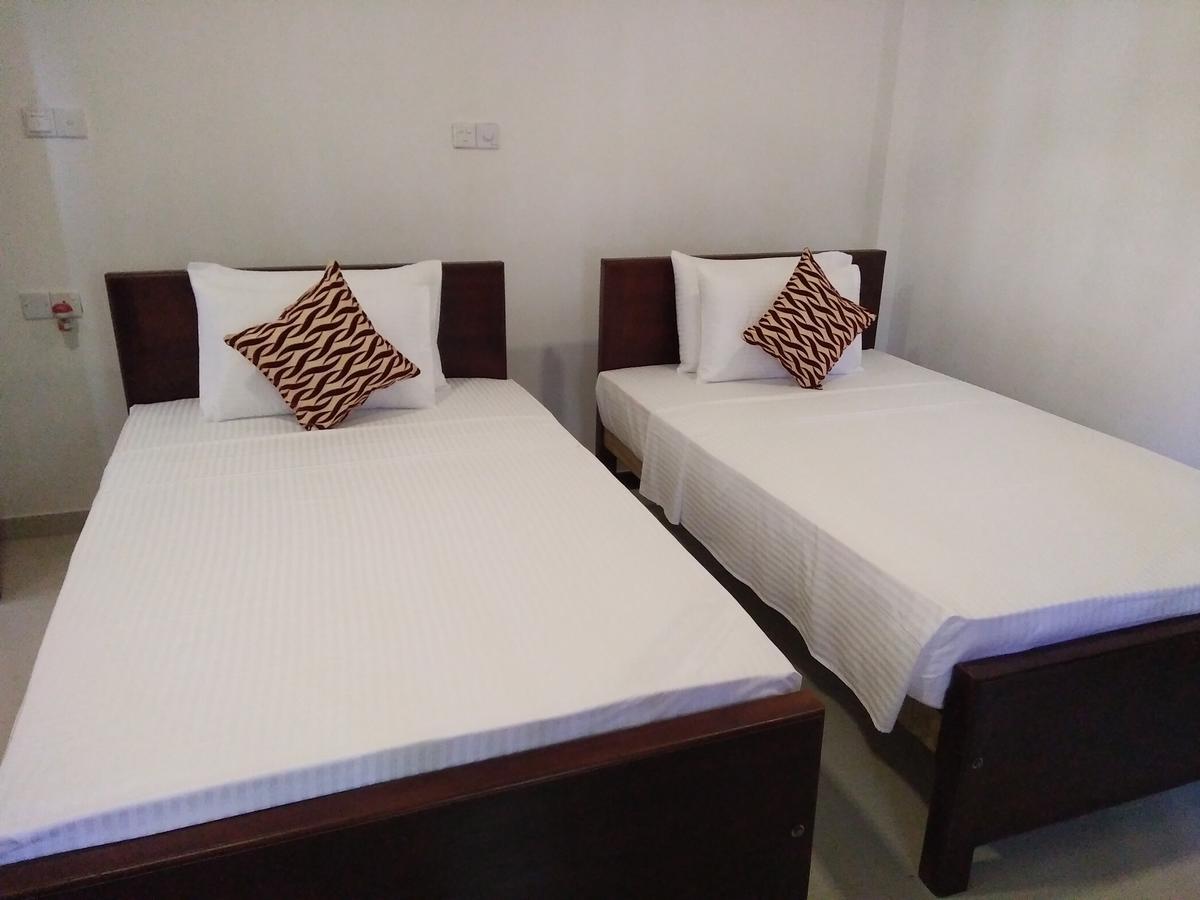 Ocean Bay Surf Resort Weligama Exterior photo