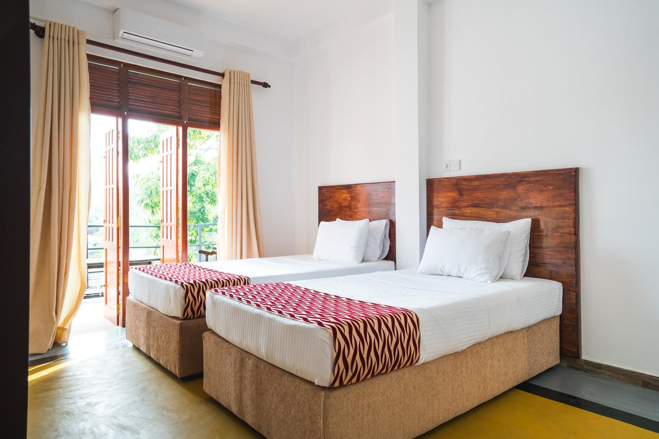 Ocean Bay Surf Resort Weligama Exterior photo