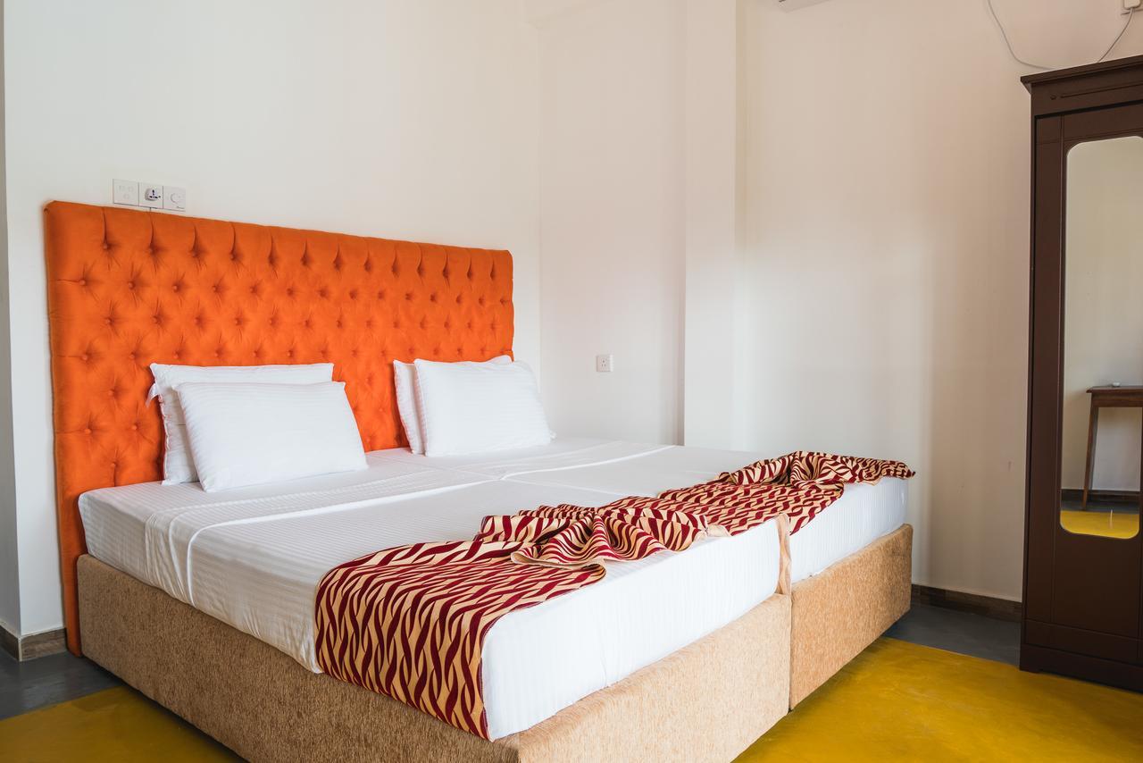 Ocean Bay Surf Resort Weligama Exterior photo