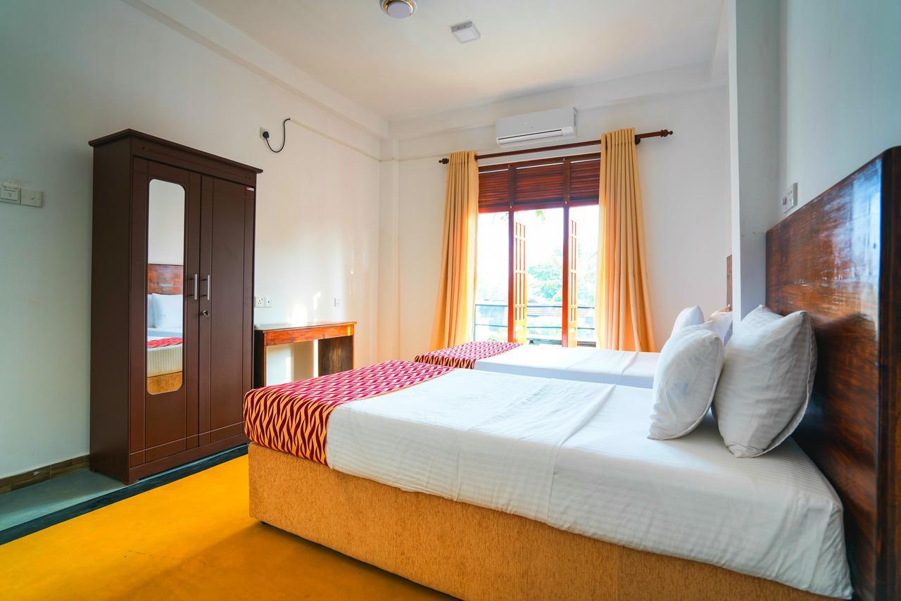 Ocean Bay Surf Resort Weligama Exterior photo