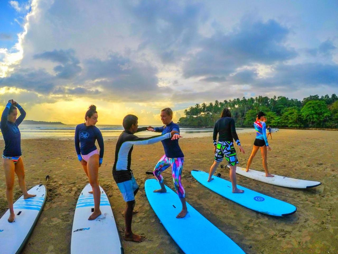 Ocean Bay Surf Resort Weligama Exterior photo
