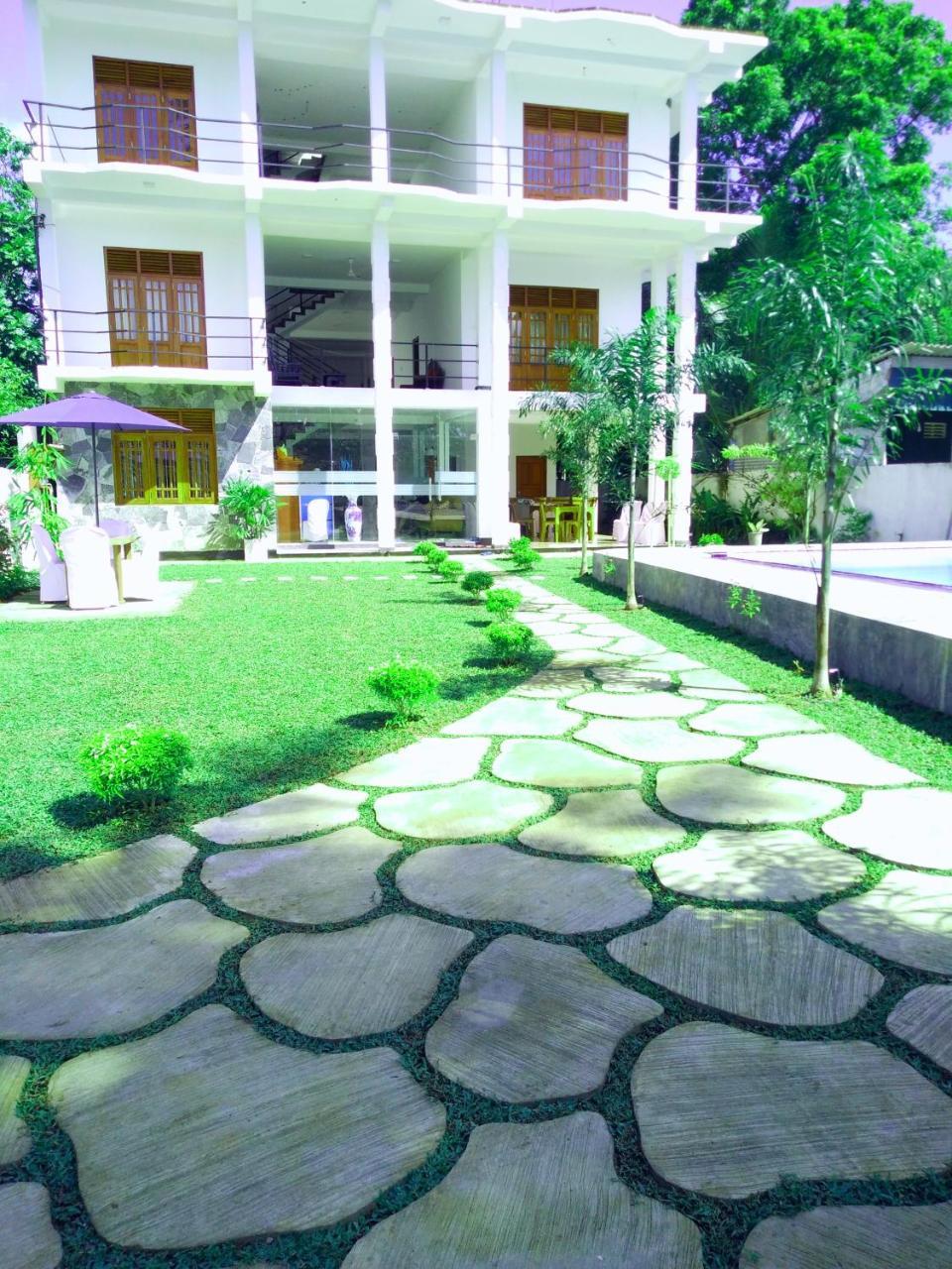 Ocean Bay Surf Resort Weligama Exterior photo