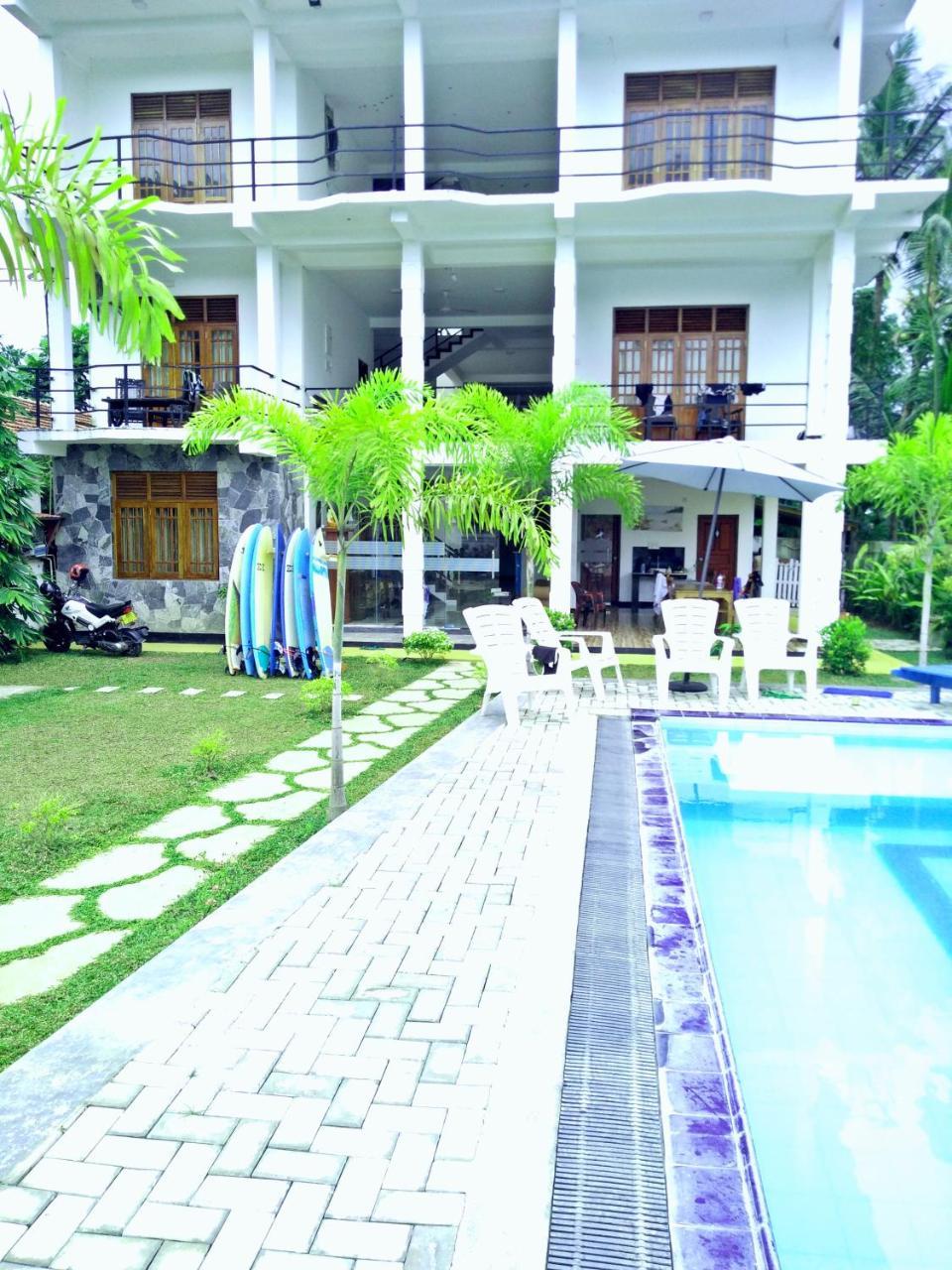 Ocean Bay Surf Resort Weligama Exterior photo