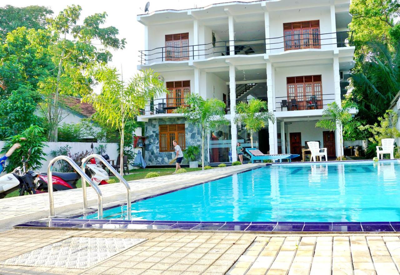 Ocean Bay Surf Resort Weligama Exterior photo
