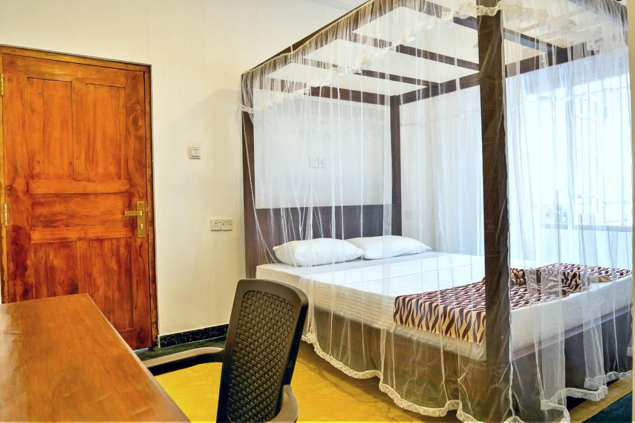 Ocean Bay Surf Resort Weligama Exterior photo