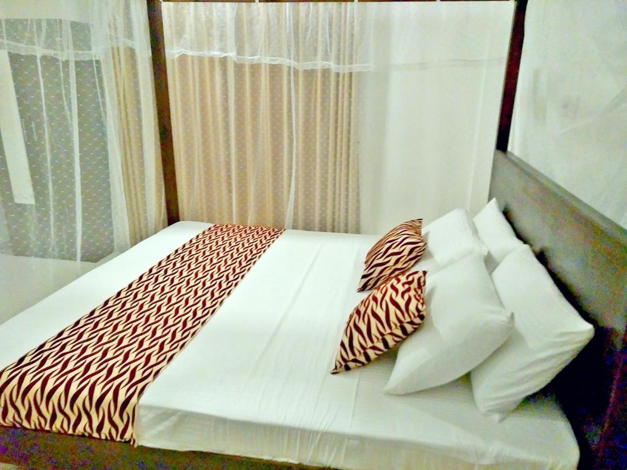 Ocean Bay Surf Resort Weligama Exterior photo