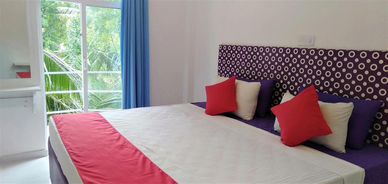 Ocean Bay Surf Resort Weligama Exterior photo